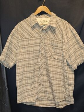Cabela’s Outfitter Men’s XL Beige Stripe Button Up T-Shirt